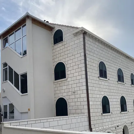 Luxury Penthouse With Sea View *