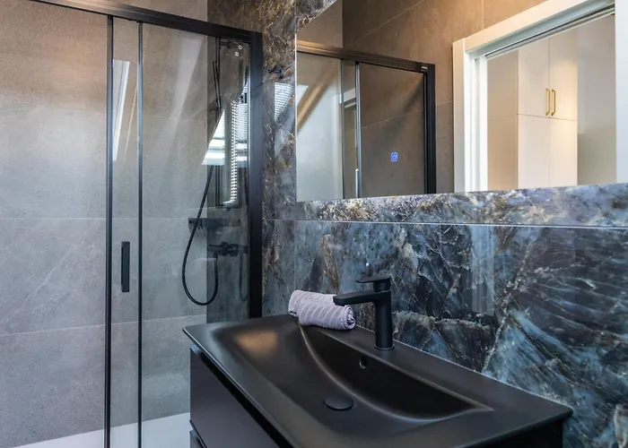 Luxury Penthouse With Sea View *